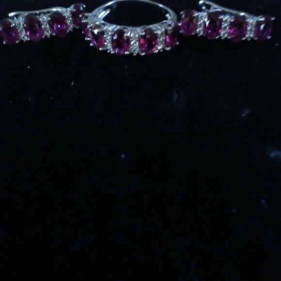 NWOT. Ring and matching earrings. - Picture 7 of 8